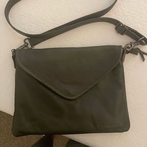 Cross body purse by Wanderers